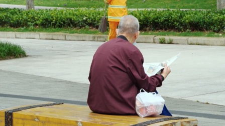 结婚快60年，85岁大爷吃不消了：稍不满意张口骂、动手打